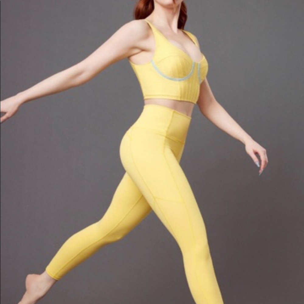 Fabletics x Madeline Petsch Resilient Outfit